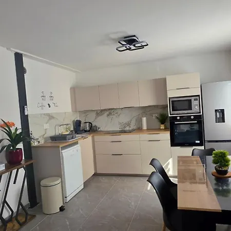 Lejlighed Maison Avec Jardin Et Parking Prive - Proche Centre *